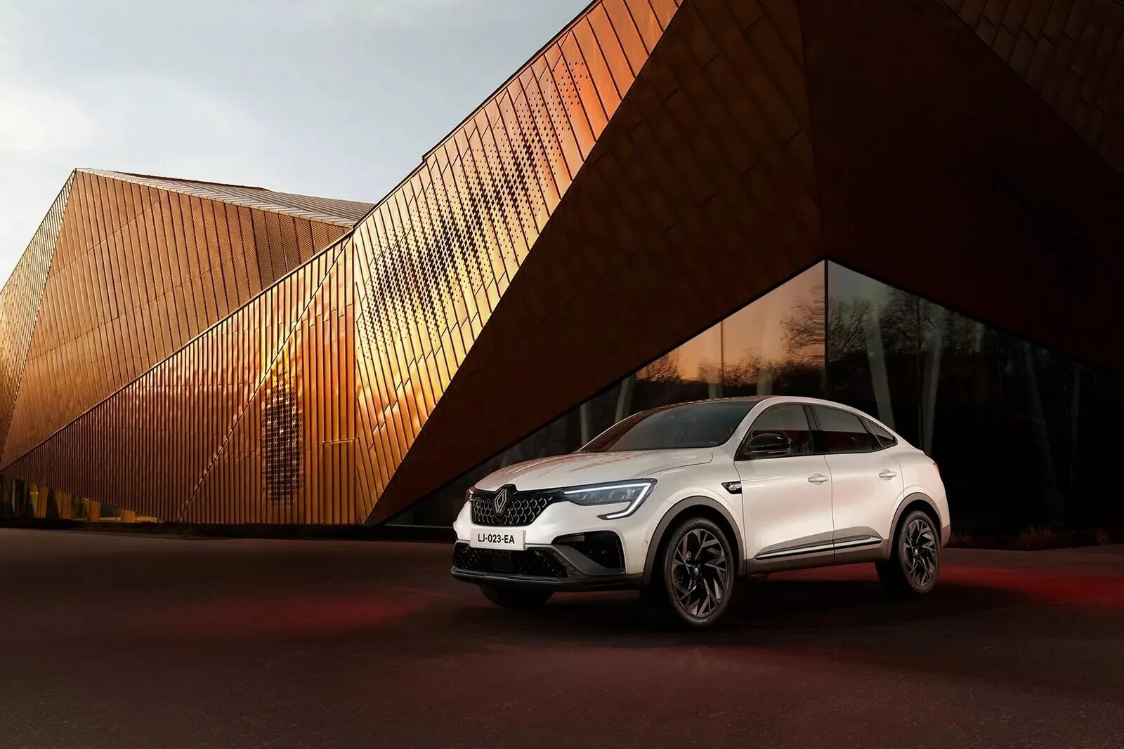 Renault Arkana Pulse отличилась двухцветным окрасом - DRIVE2