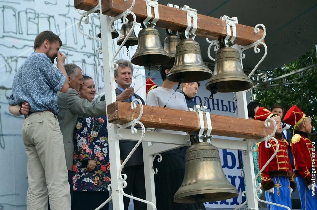 Звук колокола mp3