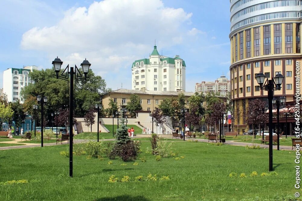 Романовский сквер воронеж фото. Романовский сквер воронеж. Центр романовский. Центр романовский. Бц романовский воронеж.
