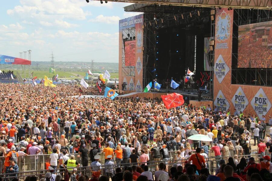 Рок над волгой самара 2013. Рок над волгой 2013. Рок над волгой петра дубрава. Фестиваль рок над волгой. Рок над волгой 2012 рамштайн.