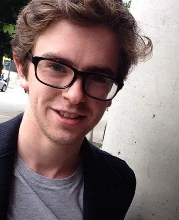 Freddie Highmore Glasses. Фредди Хаймор. Нравятся ботаники. Ботаник любви