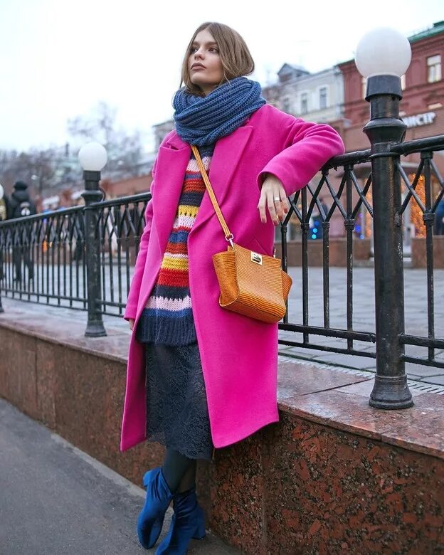 Trench dior фуксия. пальто цвета фуксии. розовое пальто. пальто фуксия женское. эмили в париже пальто.