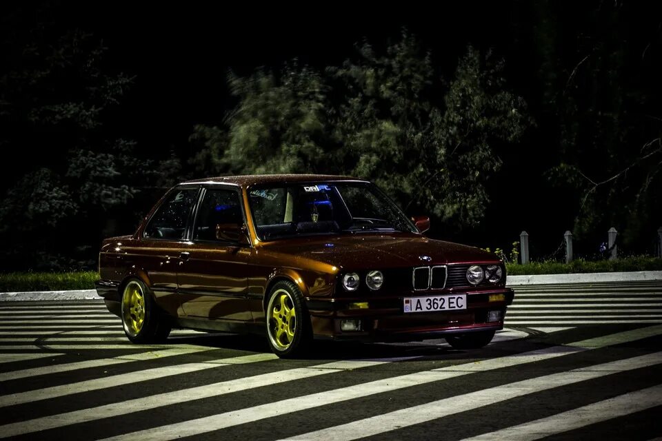 Bmw e30 purple. Bmw m3 e30 black. Bmw m3 e30. Музыка е 30. Bmw 3 e30.