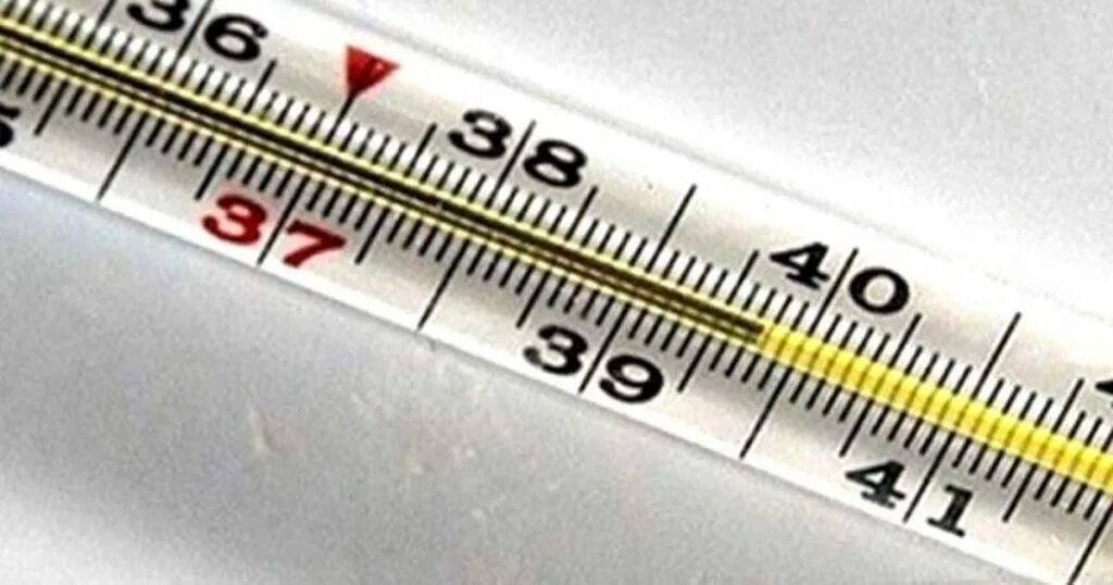 Градусник 38. Градусник ртутный 39. Высокая температура тела. Фото градусника. Большая температура 42.
