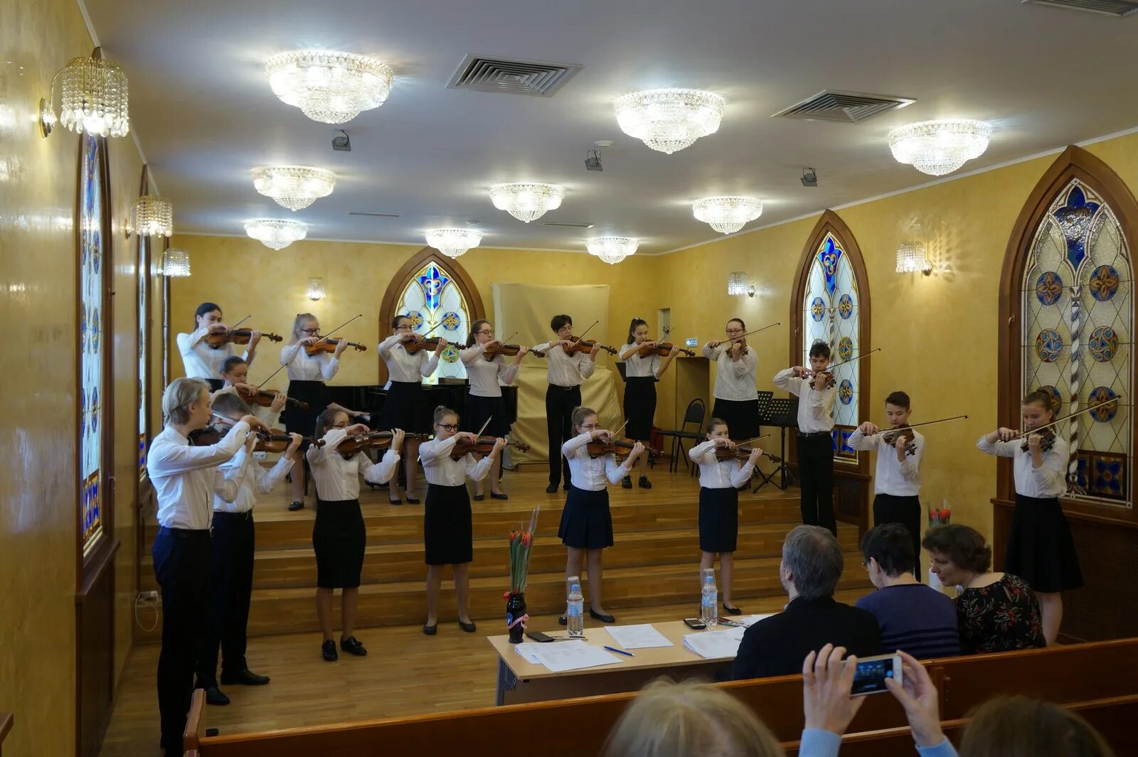 хор радость калининград. синиченкова евгения васильевна калининград и хор радость. хор радость калининград. школа радость михалковская. музыкальная школа радость.