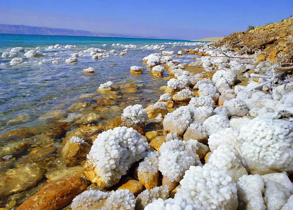 Черное море самое соленое. Соленые водоемы. Мертвое море Легенда. Мертвое море пляж Крым. Мелководье мертвого моря.
