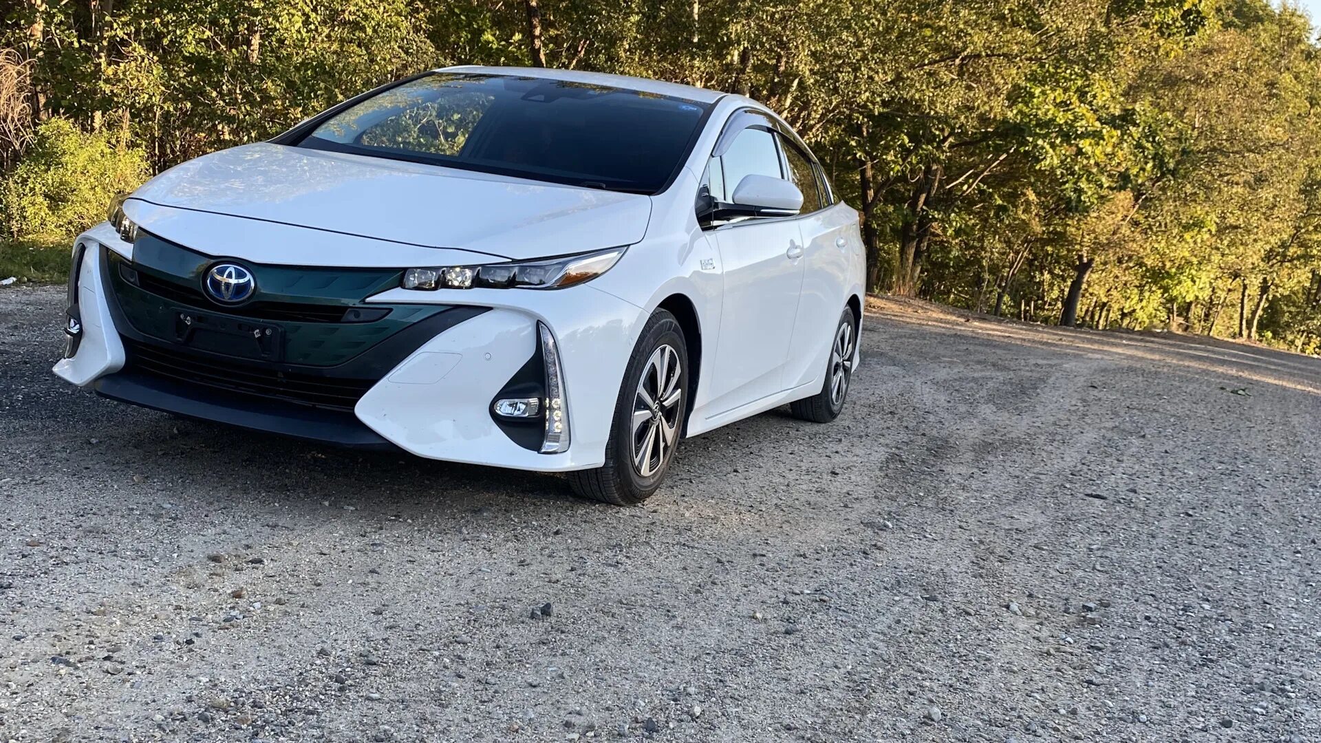 Тойота гибрид в россии. Toyota Prius PHV. Приус 50 PHV. Toyota Prius PHV 2019. Приус 60 кузов.