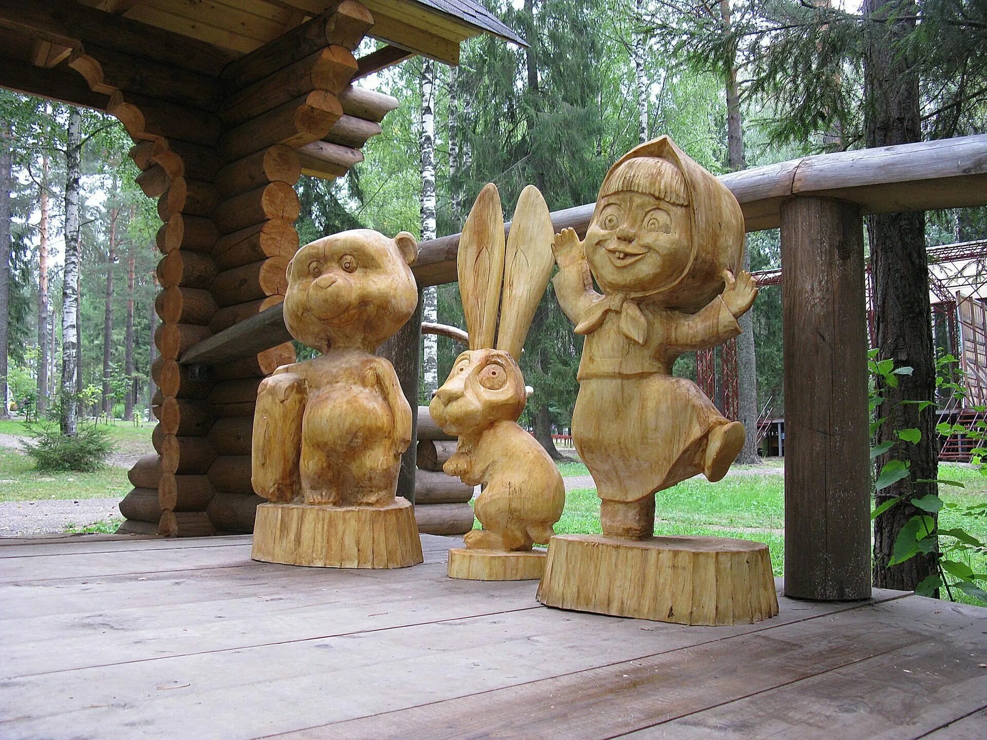 персонажи сказки теремок для кукольного театра. деревянные скульптуры для сада. деревянные фигуры из дерева. баба яга skulptura. деревянные герои сказок.