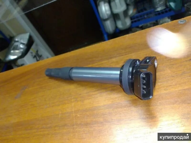 Катушка тойота королла е150. Катушка зажигания таёта каролла е140. Катушка зажигания тойота королла е100. Тойота королла 150 1. Катушка зажигания королла 150 1.