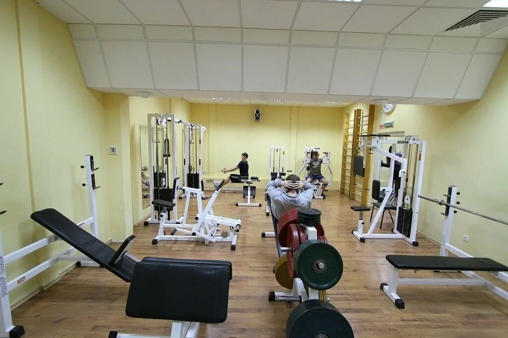 Ледовый дворец тренажерный зал гомель. Ледовый дворец клин тренажерный зал. Дворец спорта егорьевск тренажерный зал. Спортзал ледовый дворец. Тренажёрный зал ледовый дворец витебск.