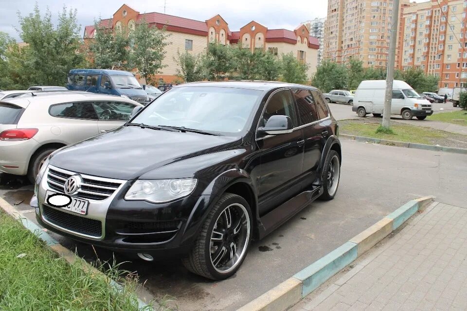 Туарег Блэк эдишн 2008. Диски на Volkswagen Touareg 2008 года. Туарег GP Блэк эдишн. Туарег 1 черный. Фольксваген туарег купить с пробегом на авито