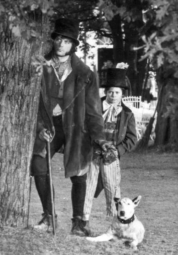 Oliver twist bill sykes. Сайкс оливер твист. Артист в шляпе. Сайкс оливер твист. Оливер рид.
