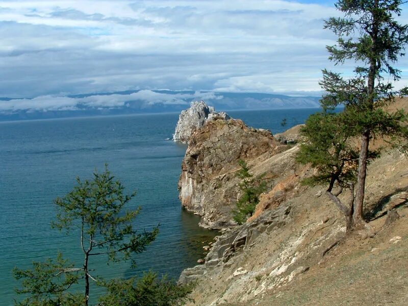 Как называется 1 из мысов на байкале. Идол бурхан на байкале. ольхон малое море. скала бурхан краснодарский край. скала бурхан джубга.