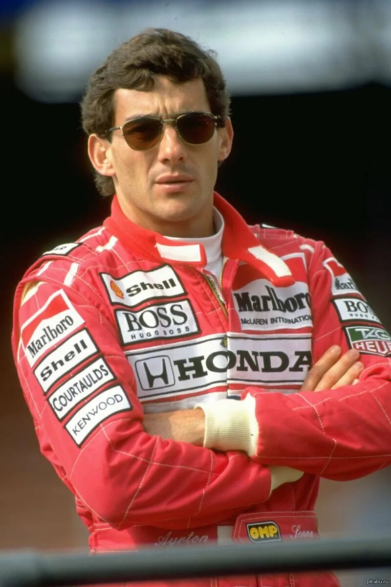 Михаэль шумахер ferrari f2004. Стиг это михаэль шумахер. Знаменитый гонщик формулы 1. Шумахер гонщик формула 1. Формульный болид шумахера.