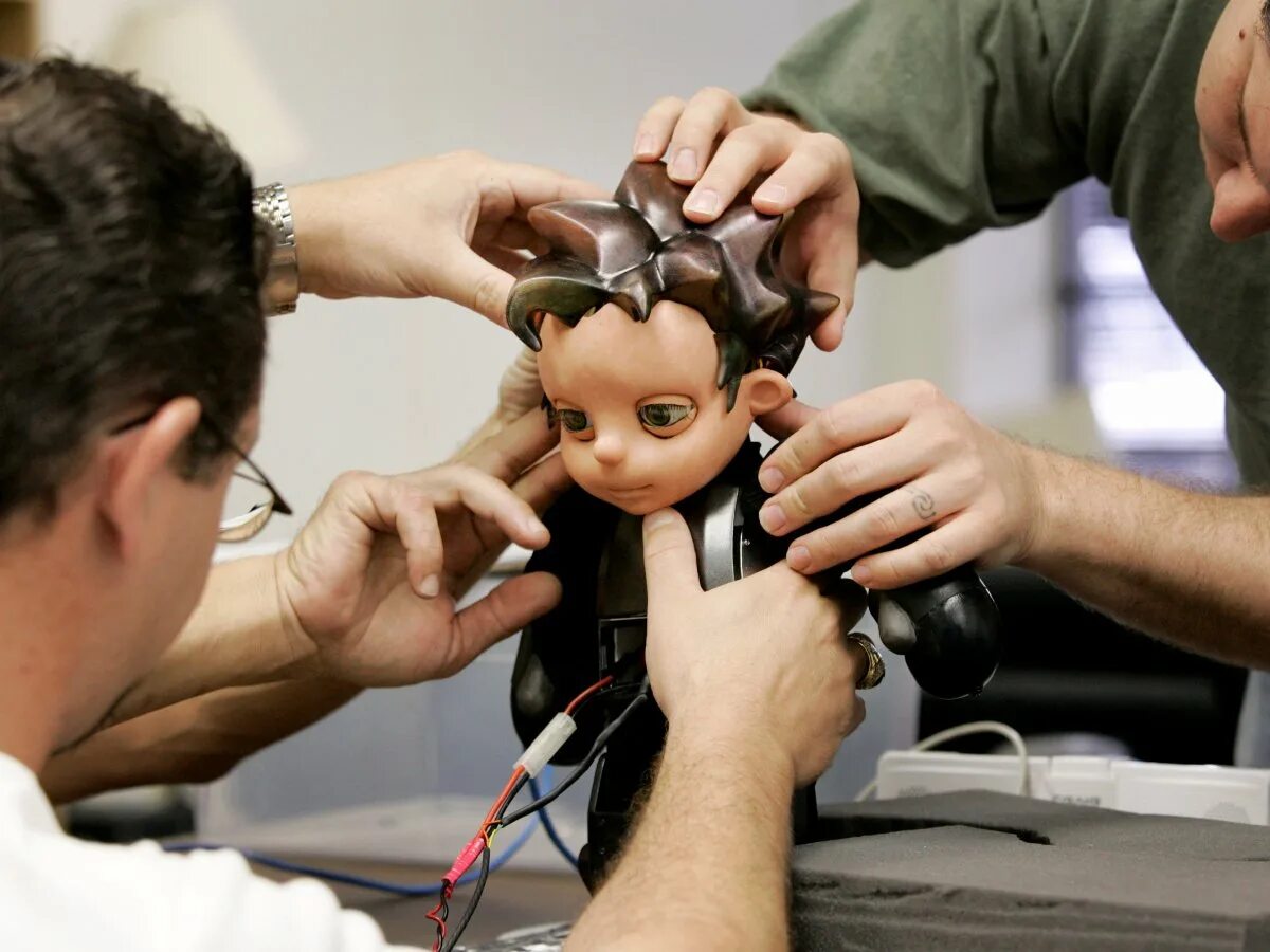 Хироси исигуро робот ребенок. Робот малыш игрушка. Современные игрушки. Электронный конструктор meccano tech 15401 меканоид g15. Робот x95.