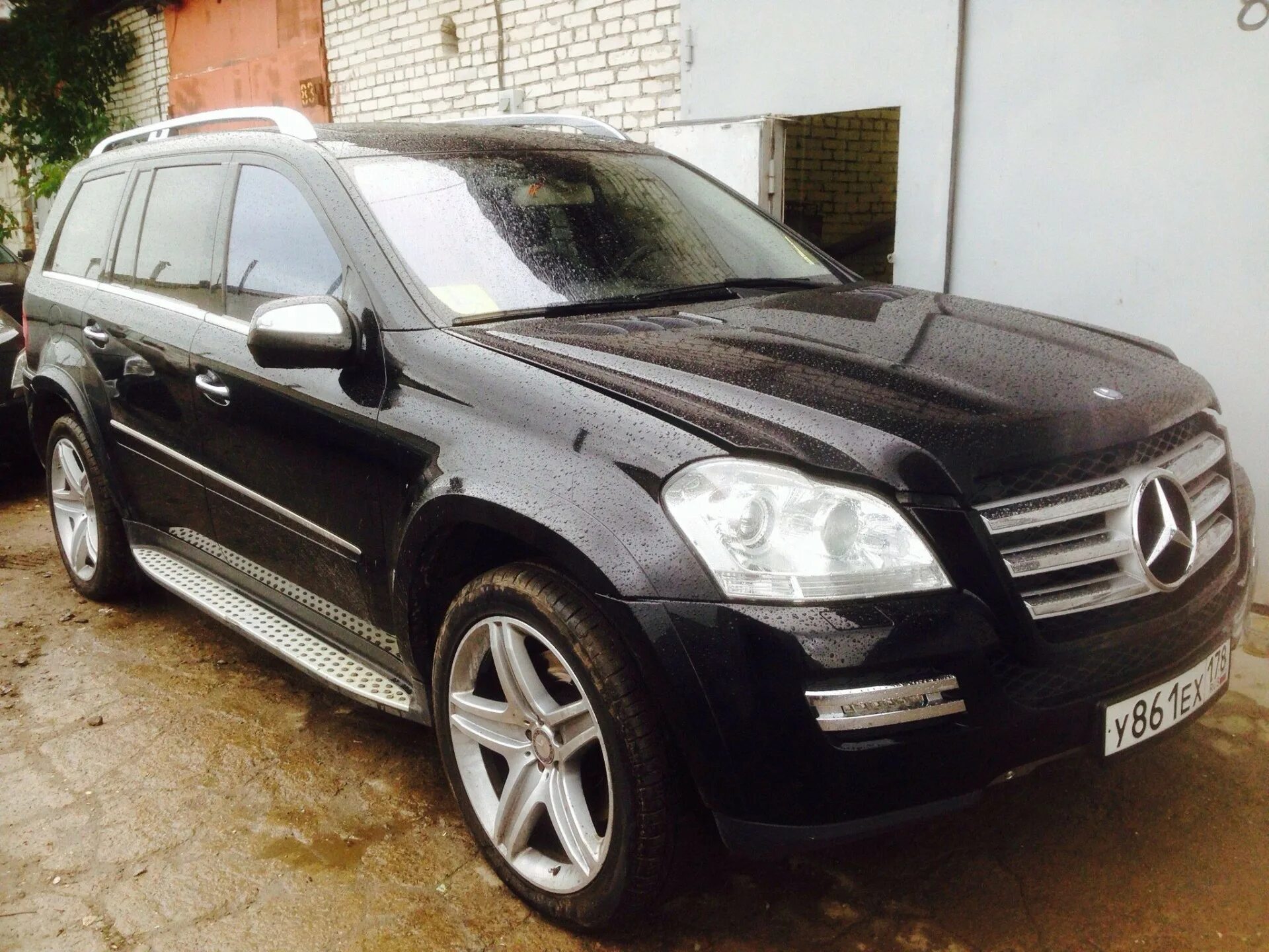 Ремонт mercedes gl. Mercedes benz gl x164. Стоимость обслуживания мерседес gl 350 дизель. Антихром мерседес gl x166. Mercedes gl164 drive2.