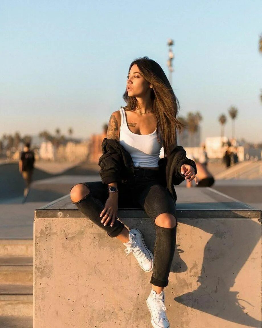 Топ позы для девушек. Девушка в крутой позе. Топ позы для девушек. Миранда керр фотомодель. Сара тесситоре модель.