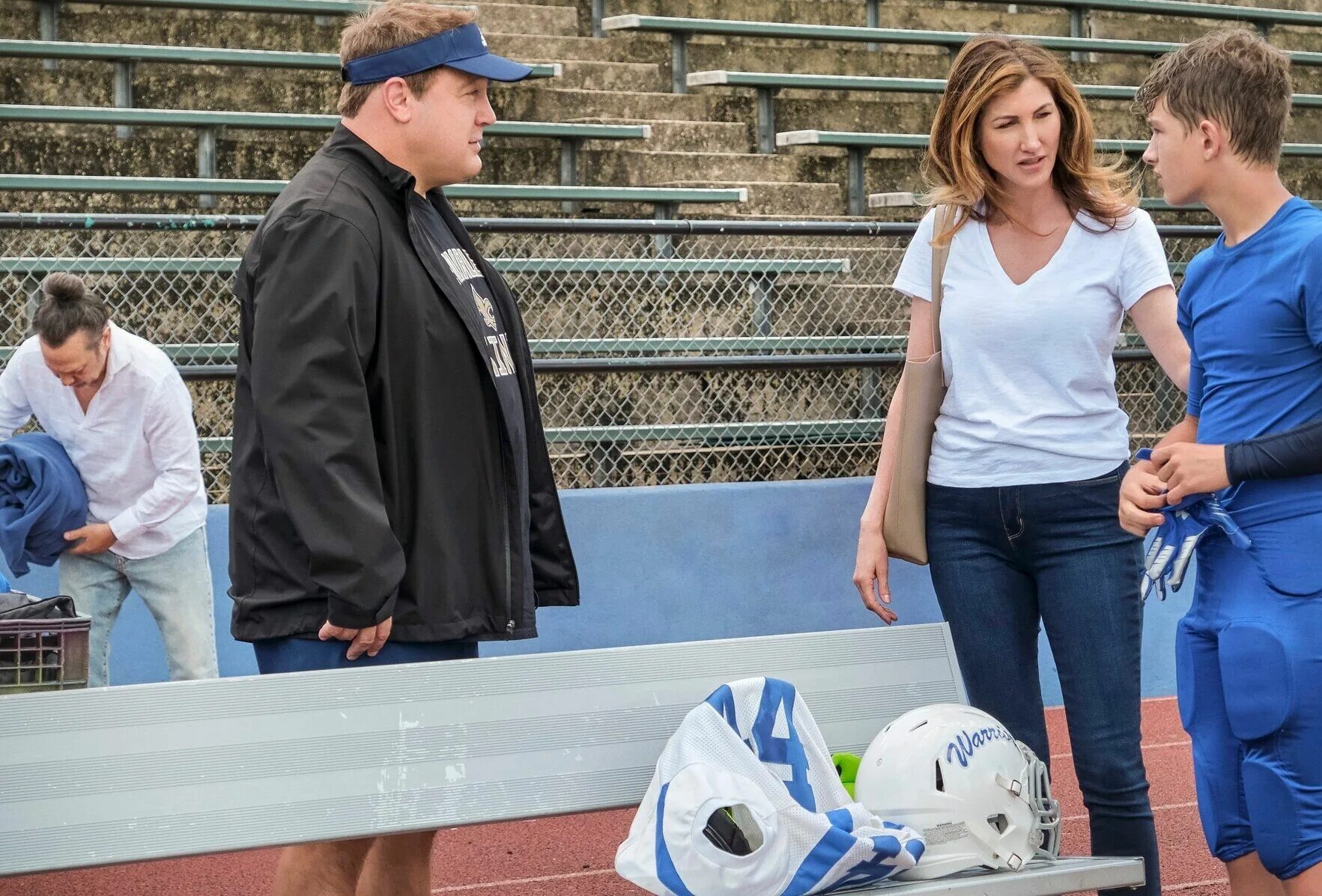 Интересные комедии 2024. Марлон уэйанс с женой. Зак галифианакис впритык. Ребел уилсон 2022 год. Интересные комедии 2024.