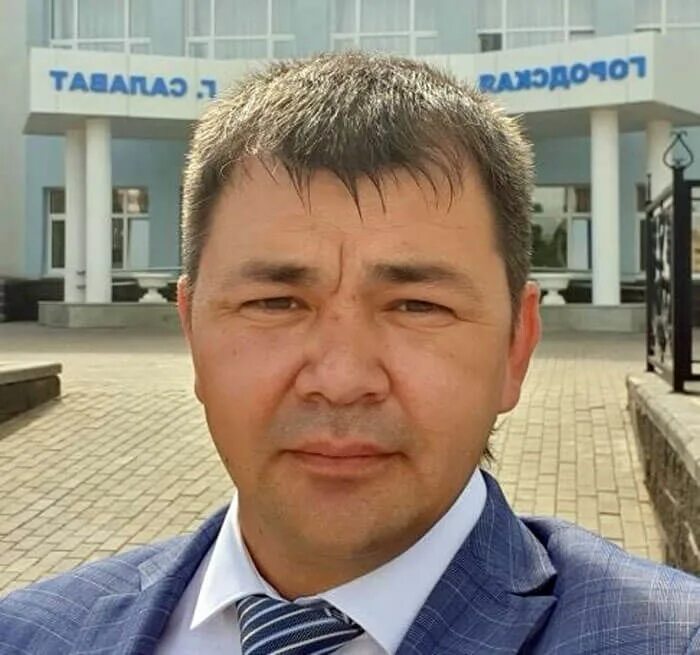 Салават гайсин главврач. Главный врач салавата. Главный врач салаватской городской больницы. Главный врач салавата. Главный врач салавата.