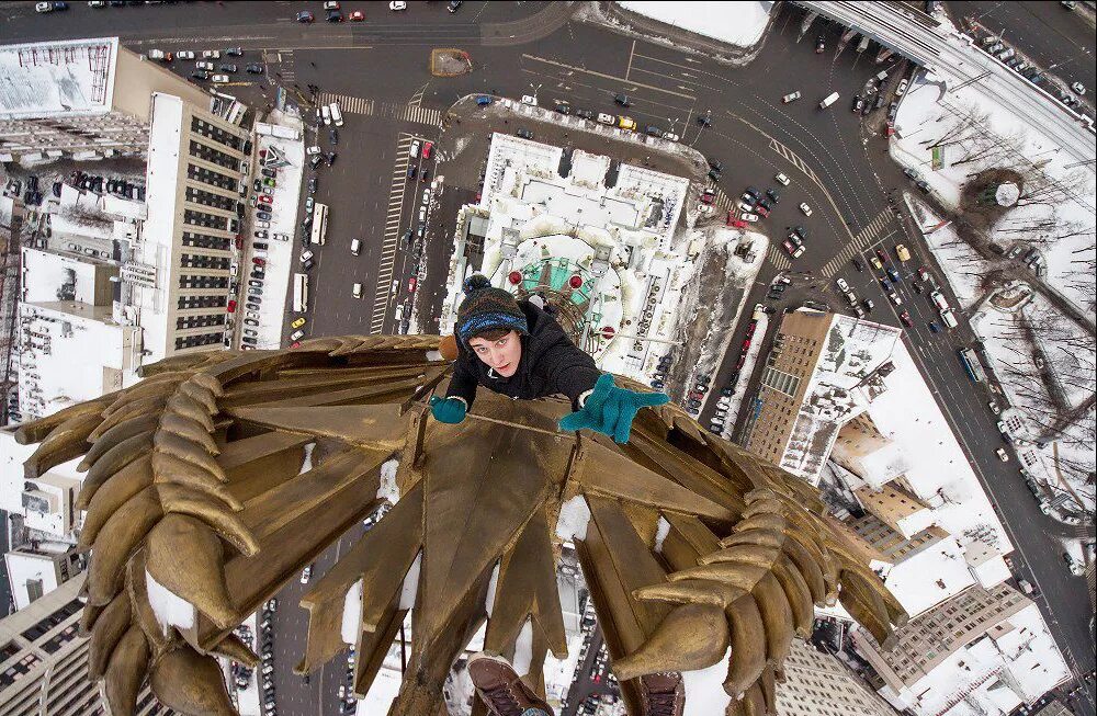 Fear of heights. Огромная высота. Страх высоты. Боязнь высоты фобия. Жизнь на высоте.