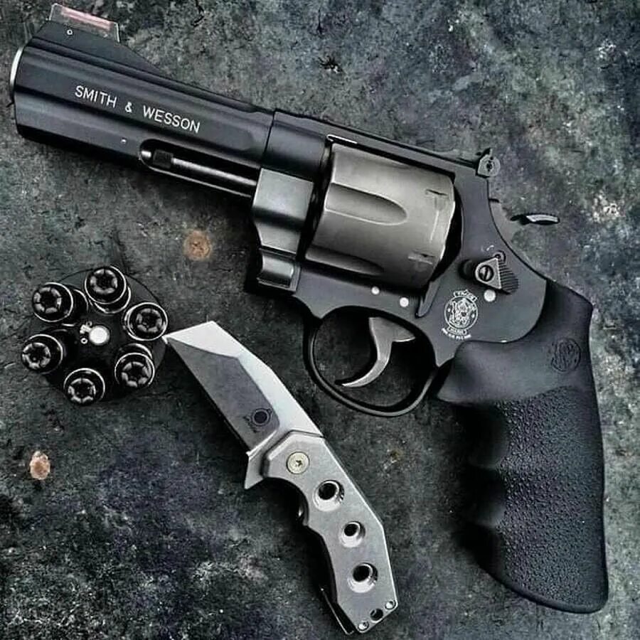 Ruger 44 magnum. Черный магнум. Таурус 44 магнум. Черный магнум. Черный магнум.