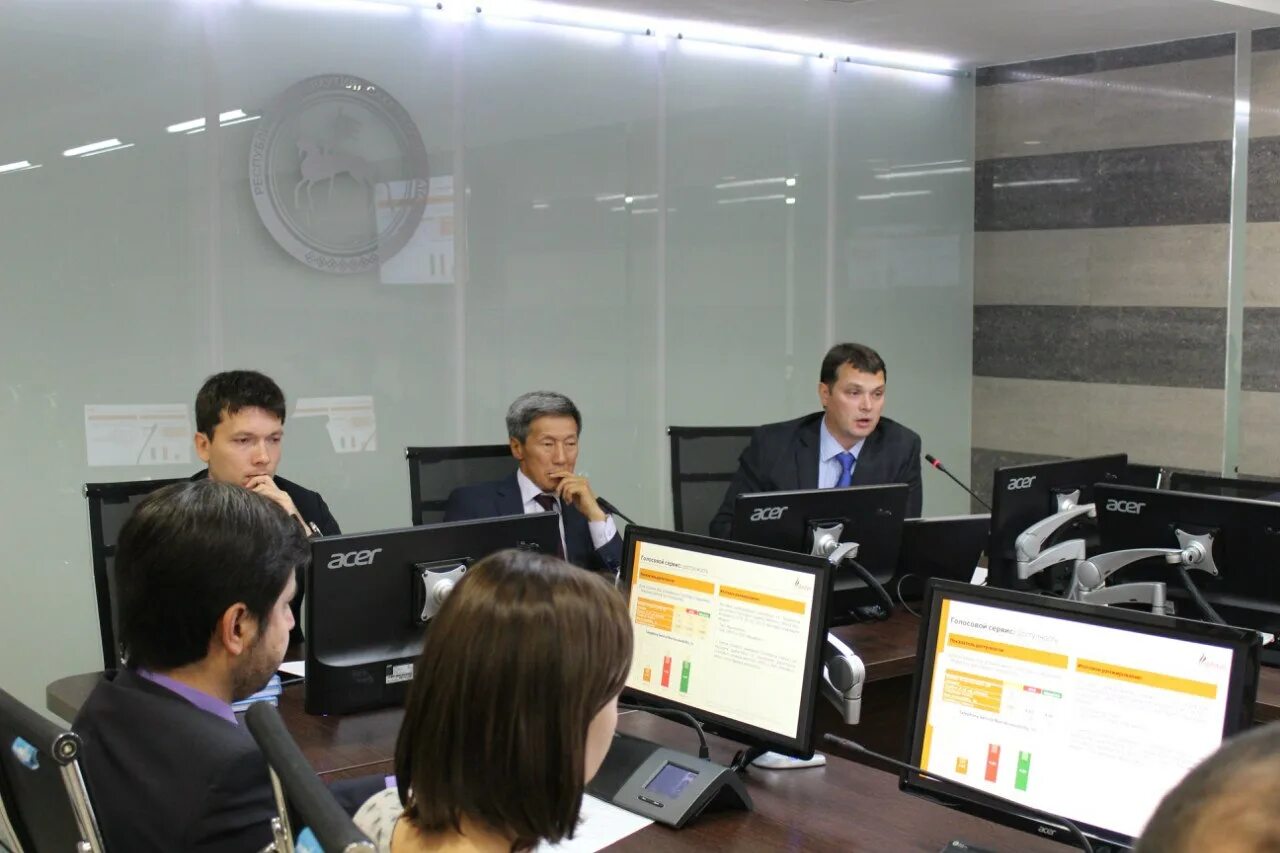 Якутия тестируют технику. Жители якутии. Юлия сергеевна агип якутск. Марк трояновский оператор. Почта россии нерюнгри.