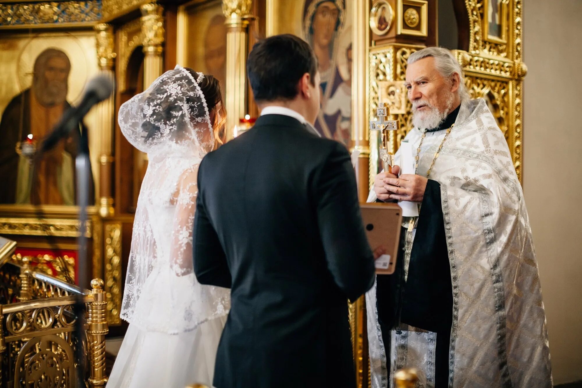 Участники венчания. Сергиев Посад венчание. Венчание Гордона. Венчание офицера в церкви. Красивое венчание в церкви.