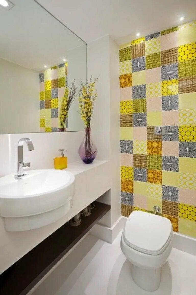 Желтая плитка купить. Мозаика для ванной. Мозаичная плитка для ванной. Мозаика в интерьере ванной комнаты. Современная плитка в ванную.