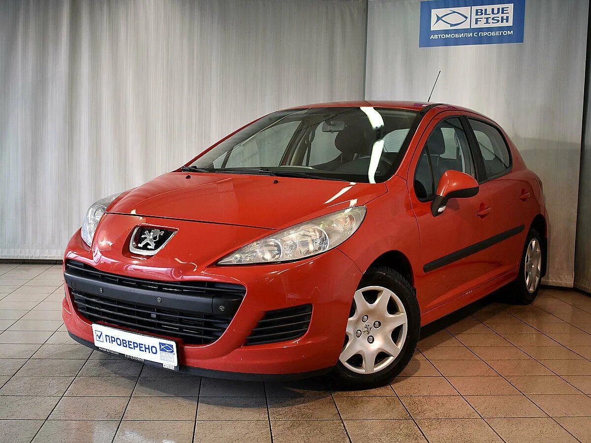 Купить пежо в красноярске. Peugeot 207i. Пежо 207 2009 красный. Пежо 207 2009 Рестайлинг. Машина Peugeot 207.