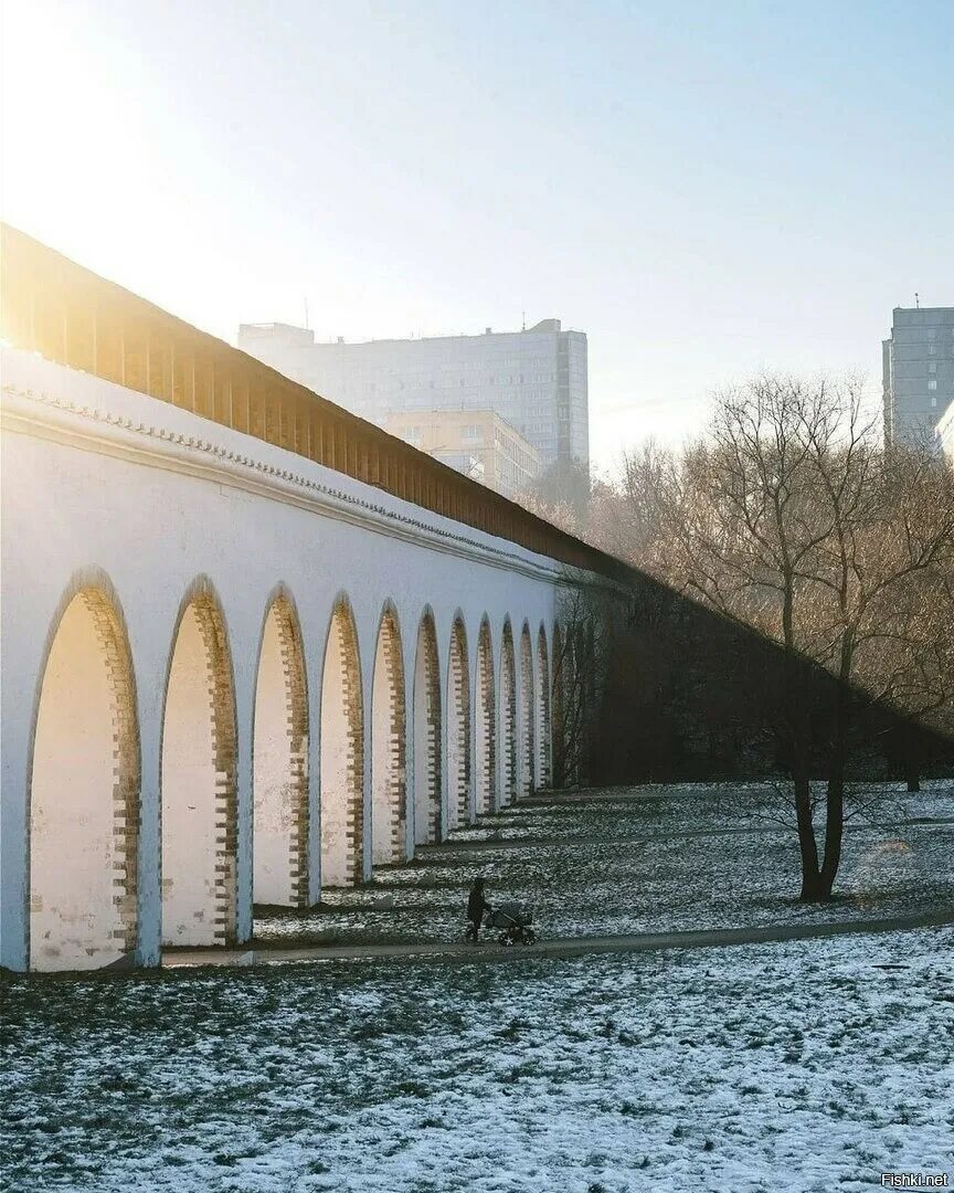 Ростокинский акведук как называли в народе. Ростокинский акведук. екатерининский акведук ростокино. яуза акведук ростокино. парк ростокинский акведук москва.