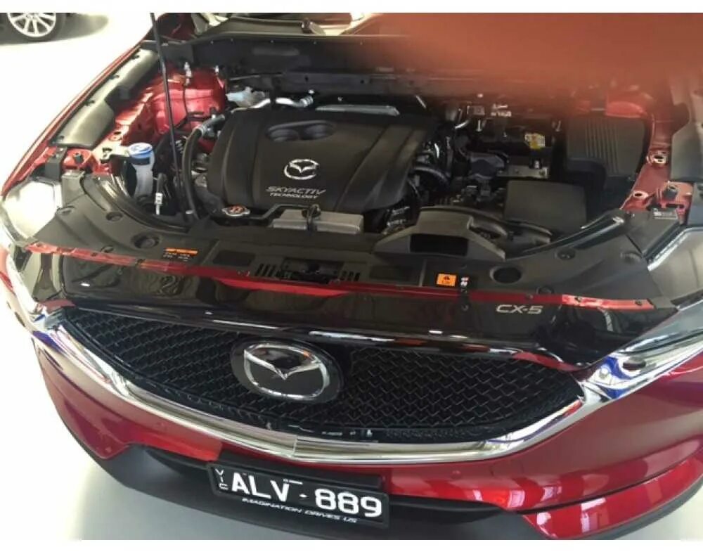 Капот мазда сх 5. Дефлектор капота Mazda CX-5. Дефлектор на капот Мазда СХ 5 2019. Mazda CX 5 2017 дефлектор капота. Дефлектор капота EGR Mazda CX 5 2017.