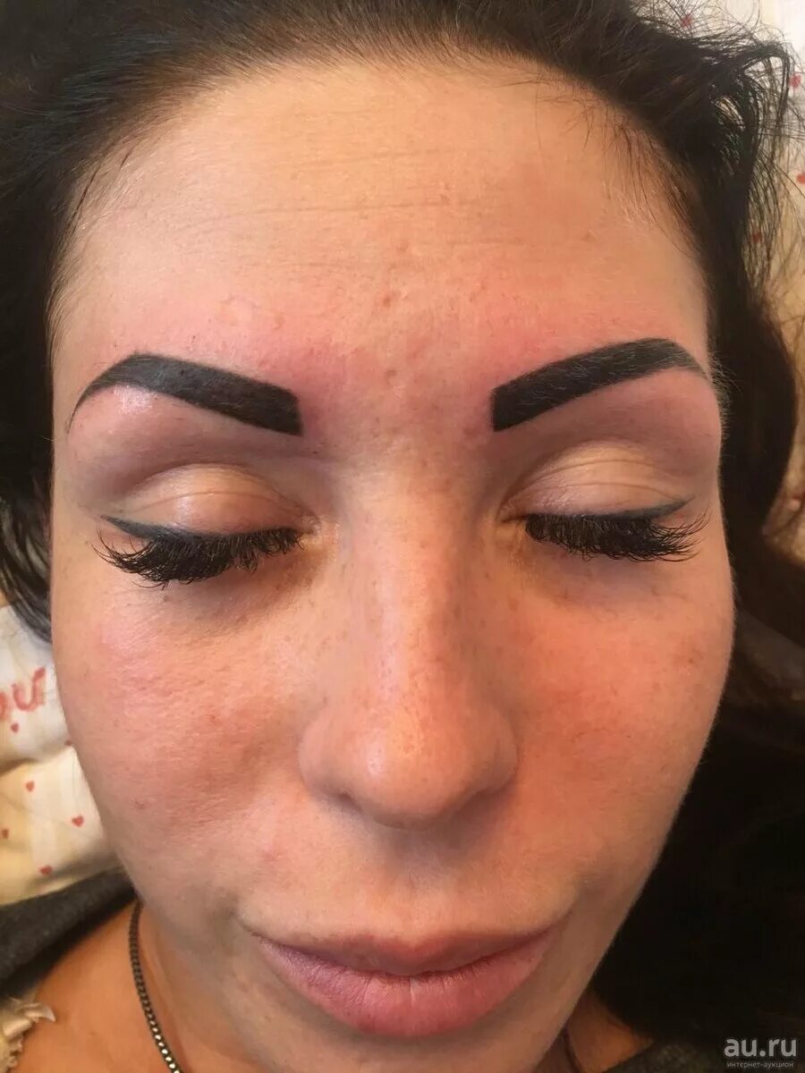 татуаж бровей. перментальный макияж бровей. татуаж бровей черный. тату макияж бровей. перманентный макияж.