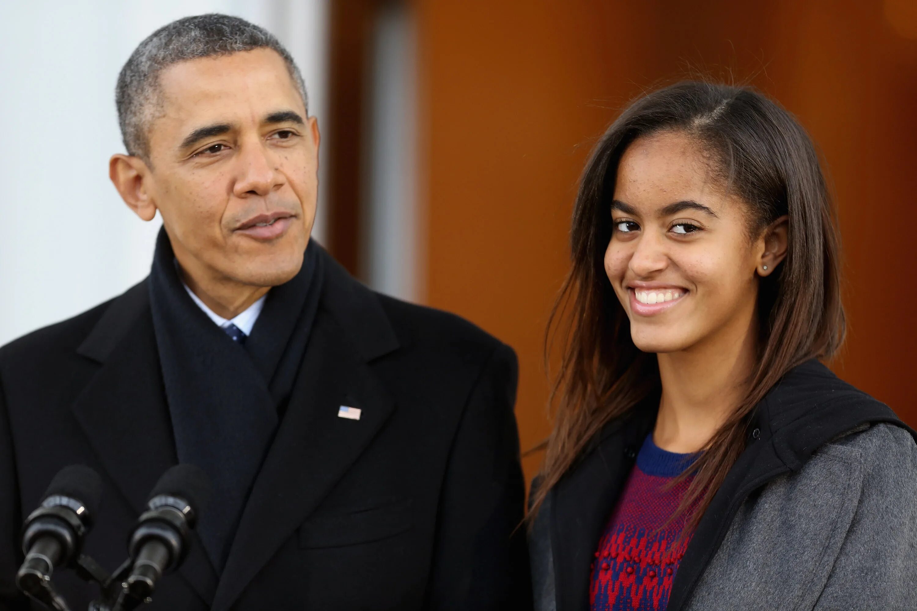 Дочь барака обамы. Malia obama 2021. Дочь барака обамы. Мишель обама с дочерьми. Дочки барака обамы.