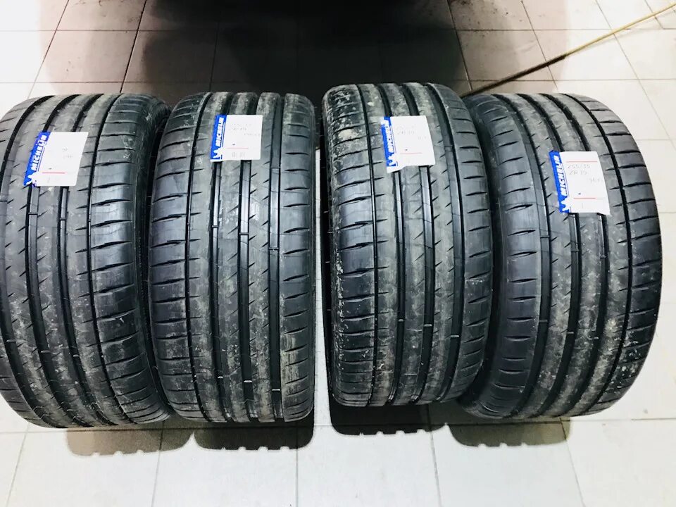 Michelin pilot sport 4 suv r21. Мишлен пилот спорт 4s 255/40/19. Michelin 275/50/r21. Michelin Pilot Sport 4 SUV 275/40 r21. 255/35/20 Мишлен 4s.