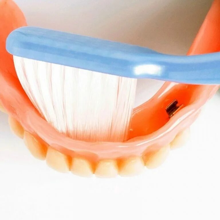 Щетка для зубных протезов President Denture. Щетка для зубных протезов Tepe Denture. Зубная щетка Tepe для протезов. Зубная щетка специального назначения Denture