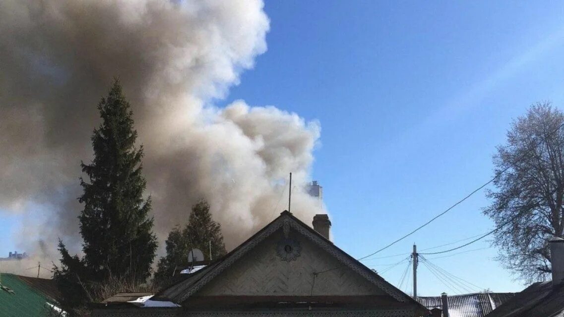 Хлопки в орле сегодня. Пожар в Орле. Пожар в Орловской области за последние сутки. Пожар в Орле за последние сутки. Недавние пожары в Орле.