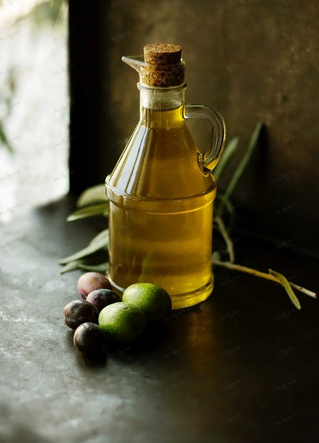 Tamanu Oil. Оливковое масло. Масло оливы. Масло растительное с оливковым.