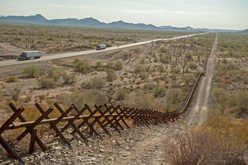 Https border. Бордер Мексика. Mexico USA border. Пограничный барьер в Нью-Мексико. Border граница.