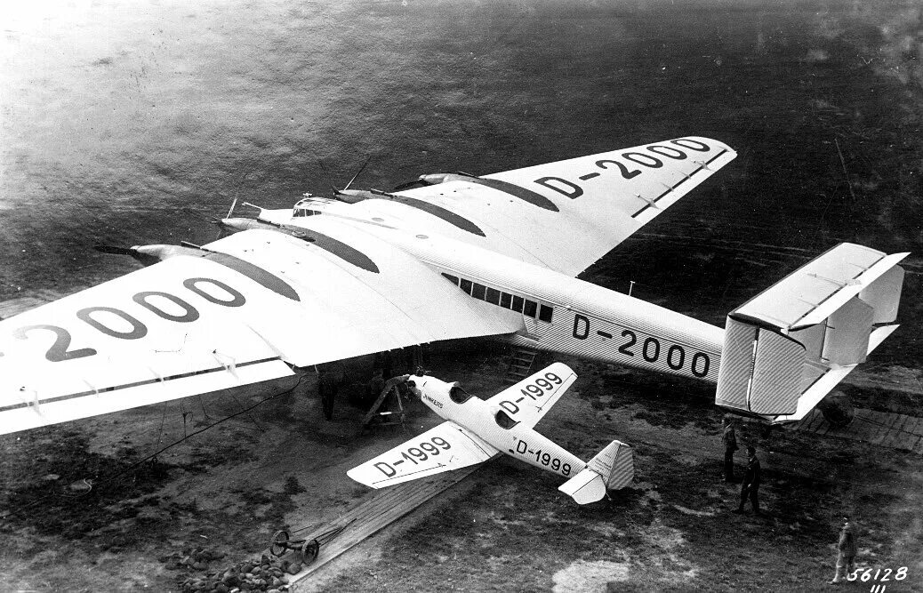 Миг 25 war thunder. Юнкерс 290. Фермион кулоны. Самолет junkers g 38. Немецкий транспортный самолет junkers ju-52.