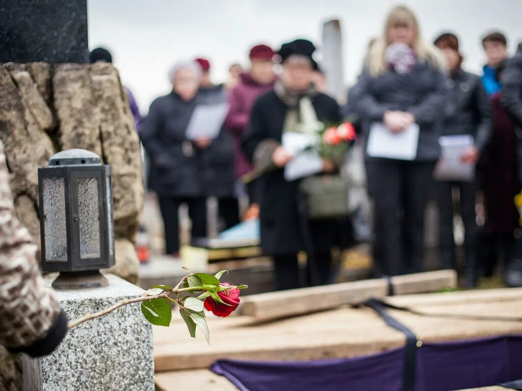 Поминки. Русские поминки. Похороны застолье. Поминки можно делать позже