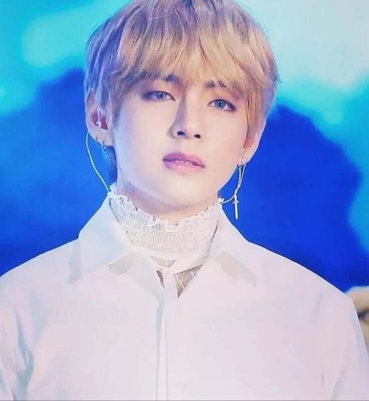 Bts тэхен. Ким тэхен. ким тёхён 2025. ким тэхён фейк лав. тэхен из bts 2025.