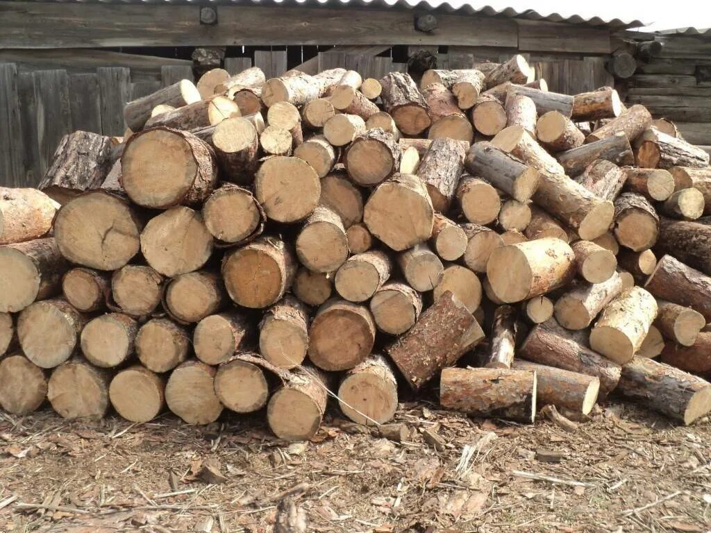 Дрова чурками с доставкой. Дрова чурками с доставкой. Камаз дрова 20 кубов. Шпалы опилок дрова. Березовые дрова.