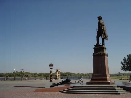 Памятники города астрахань