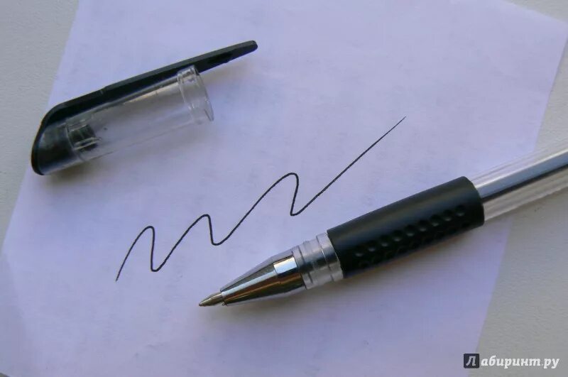 Черная ручка плохо пишет. Гелевой ручки. Ручка гелевая черная. Гелевая авторучка. Гелевые ручки (черный).