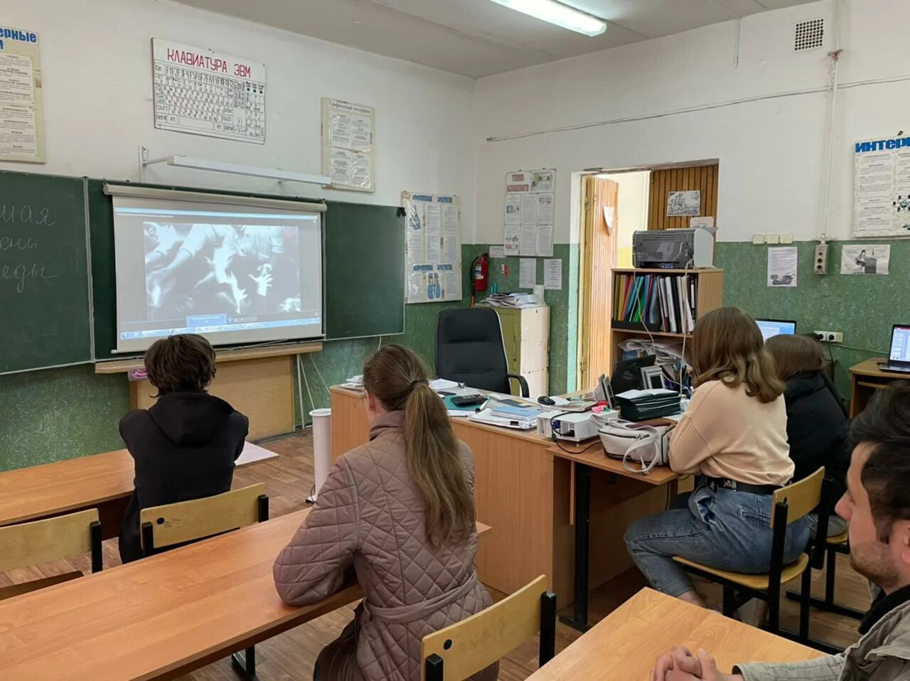 ГБПОУ "Конаковский колледж". Техникум или колледж. Колледж СССР. Дом для урока. Колледж можно не ходить