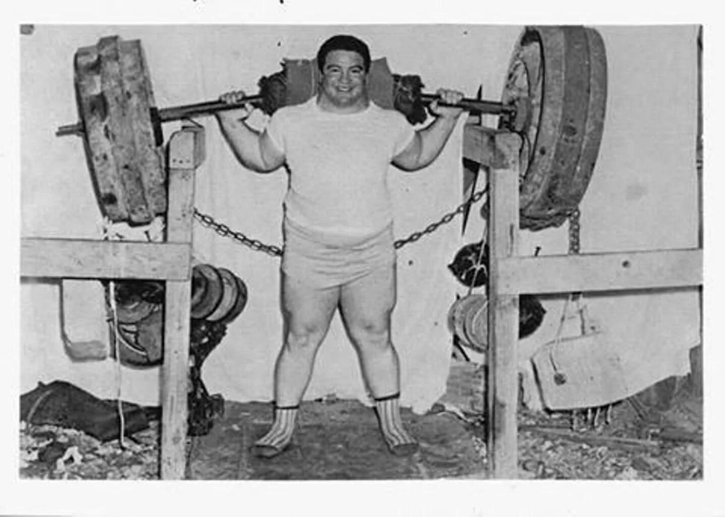 Сильно большой вес. Пол Андерсон тяжелоатлет 2840 кг. Пол Андерсон поднял 2840 кг. Пол Андерсон 1957.