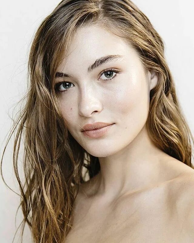 Grace elizabeth. Grace elizabeth. Грейс элизабет стиль. Грейс элизабет. Грейс элизабет 2022.