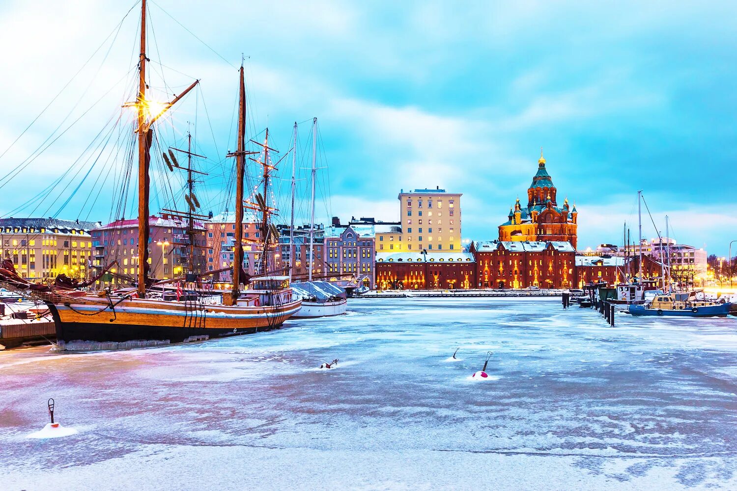 финская архитектура хельсинки. финляндия лапландия рованиеми деревня санта клауса. лапландия северное сияние. северное сияние в хельсинки. северное сияние в санкт-петербурге.