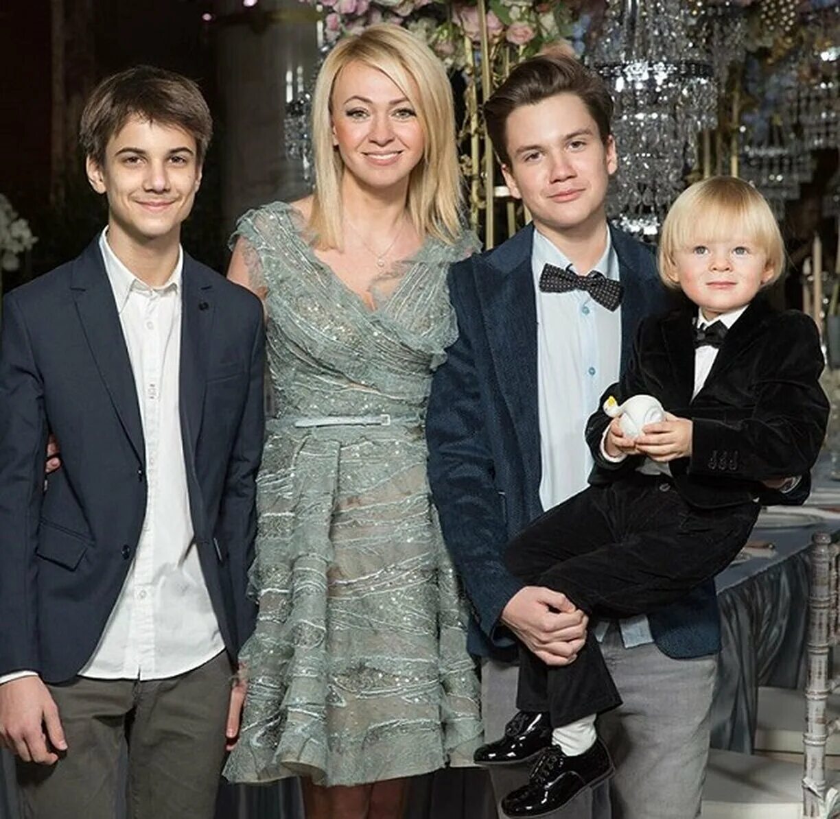 яна рудковская и андрей батурин. дети батурина сейчас. николай батурин сын рудковской. яна рудковская старший сын. дети яны рудковской и батурина.