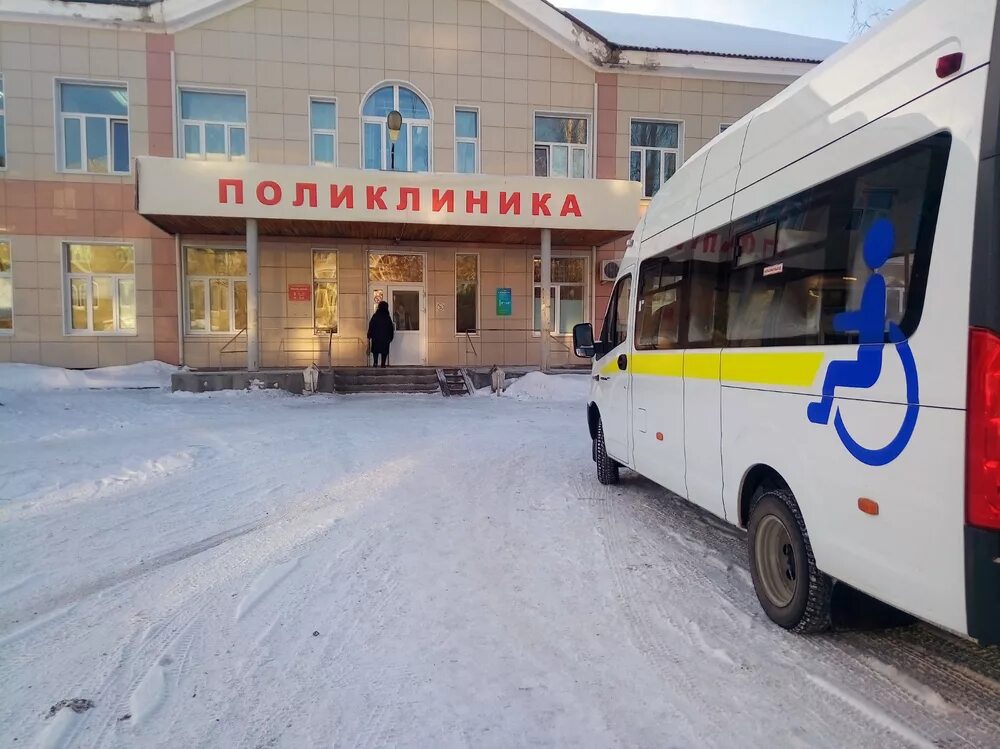 Фото больниц свердловской области. Артемовская больница Свердловской области. Детская больница Артемовский Свердловская область. Режевская ЦРБ. Свердловская ЦРБ.